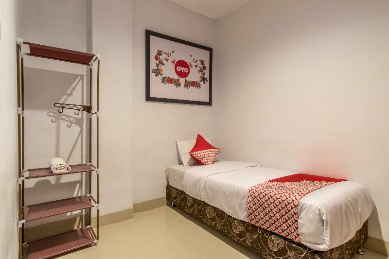 Sz Nine One Hotel Медан Екстериор снимка